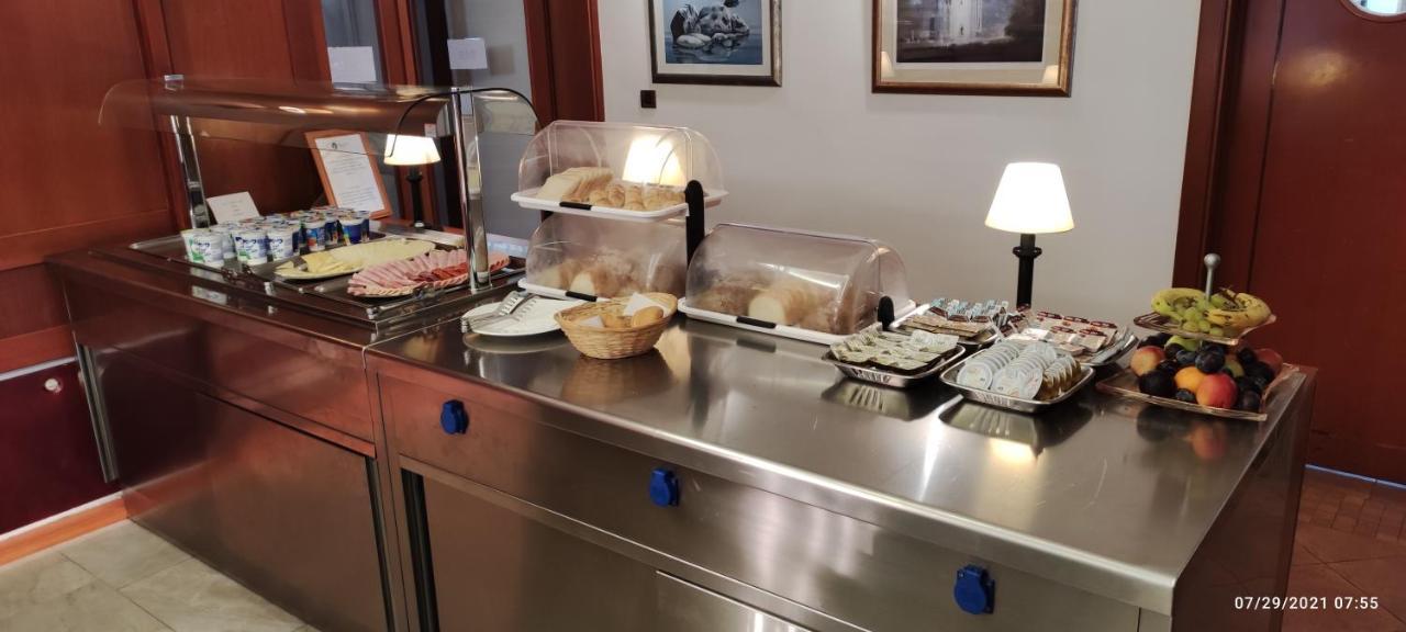 Laguna Hotel 4*